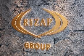 RIZAP Group sign and logo
